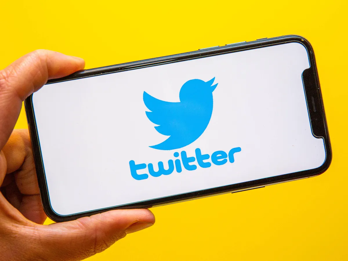 Twitter: An instant messaging platform that connects the world